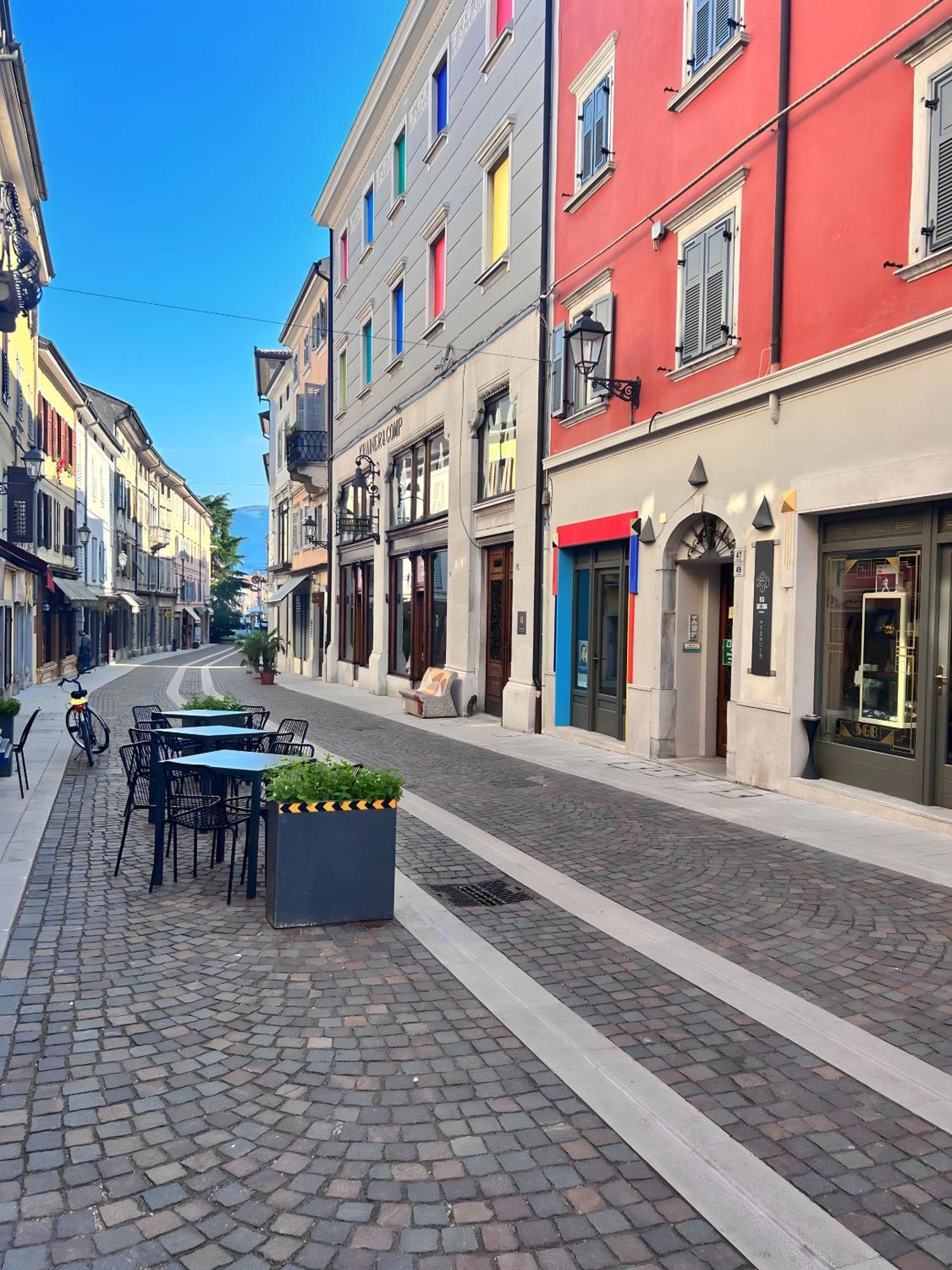 Gorizia Holiday Inn Rastello Suite Bagian luar foto